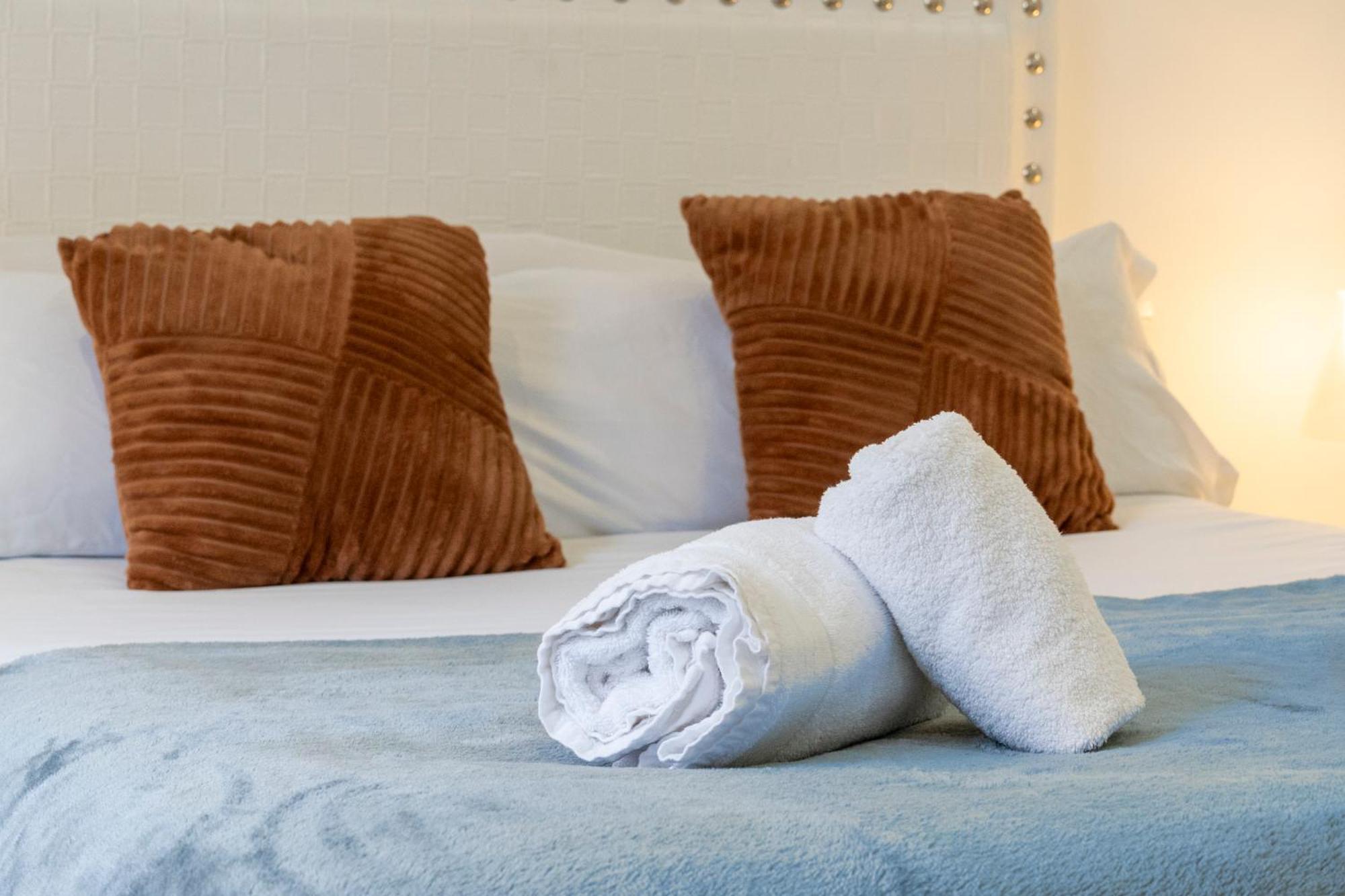 For You Rentals New Design Apartment Temporal Puerta Del Sol Pre10A Madrid Bagian luar foto