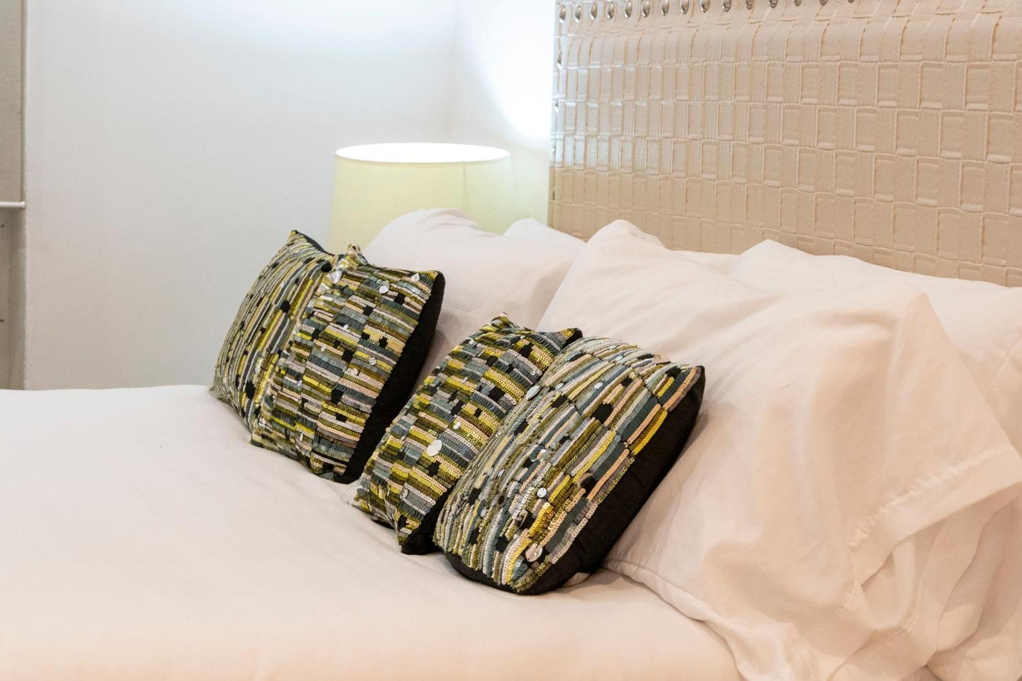 For You Rentals New Design Apartment Temporal Puerta Del Sol Pre10A Madrid Bagian luar foto