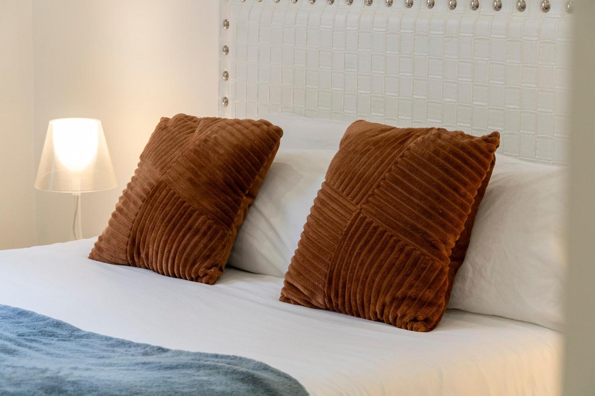 For You Rentals New Design Apartment Temporal Puerta Del Sol Pre10A Madrid Bagian luar foto