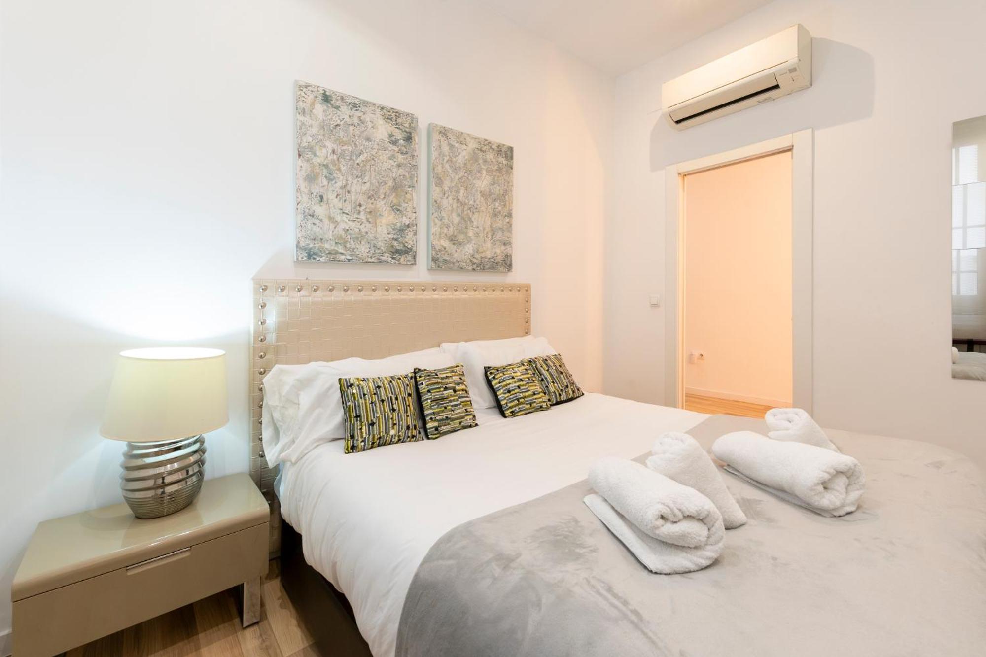 For You Rentals New Design Apartment Temporal Puerta Del Sol Pre10A Madrid Bagian luar foto
